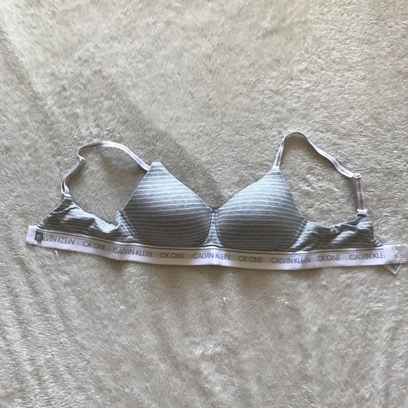 Calvin Klein - Ck One Cotton Lightly-Lined Wirefree Bralette - Picture 3 of 6